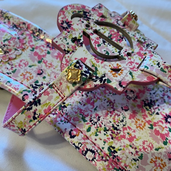 Sandals - Picture 2 of 4